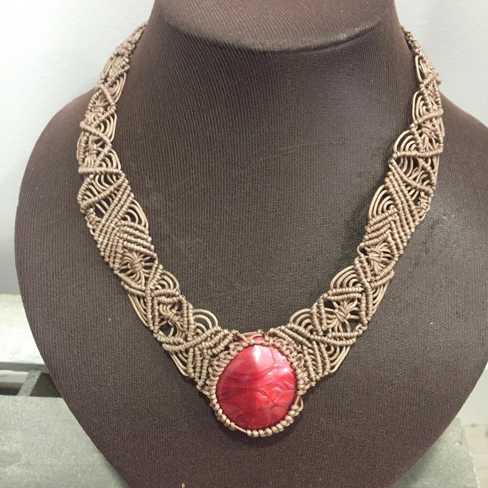 collier en macramé