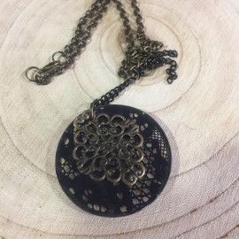 Collier résine